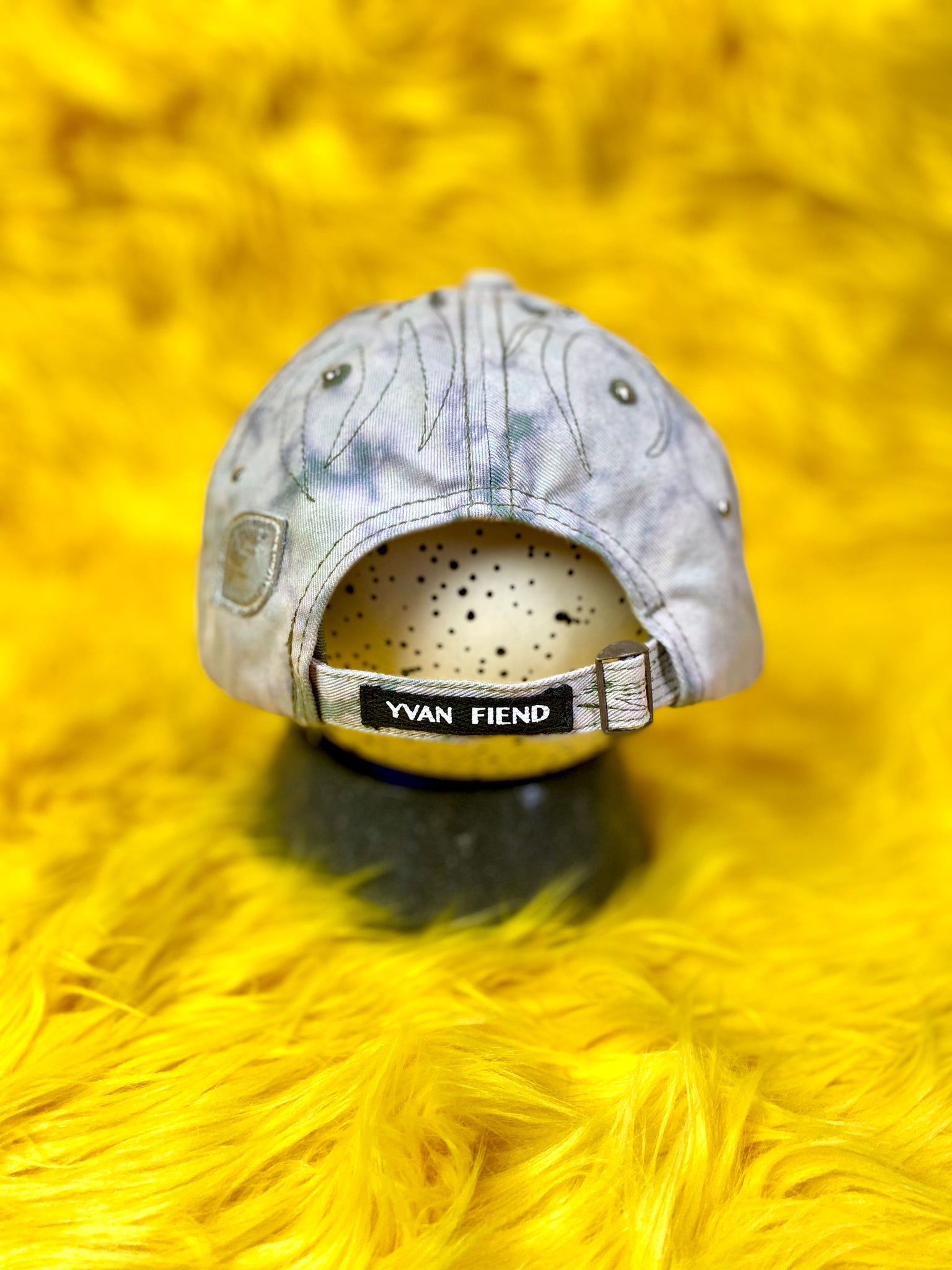 Gorra ACID REIGN remaches